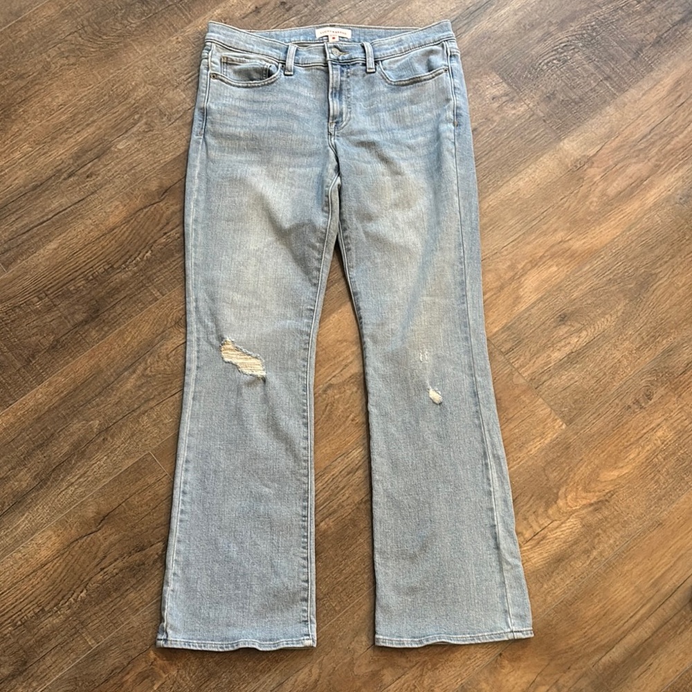 Lucky Brand Womenโs Size 12/ 31 Light Blue Boot Cut Jeans Distressed Y2K Classic